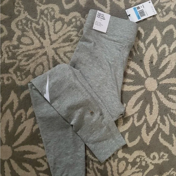 NWT Nike Gray High Rise Leggings- M - Picture 8 of 10
